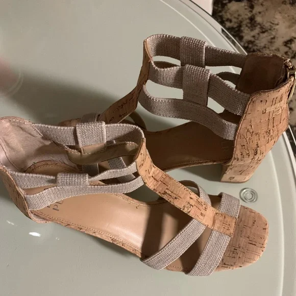 Donald J. Pliner Beige and Cork Sandals NWOT - Picture 7 of 9